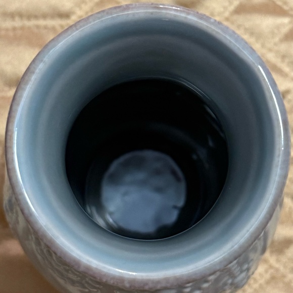 LENOX AMERICAN BY DESIGN FRENCH PERLE 8" FLUTED FOOTED VASE in Ice Blue - Picture 6 of 7